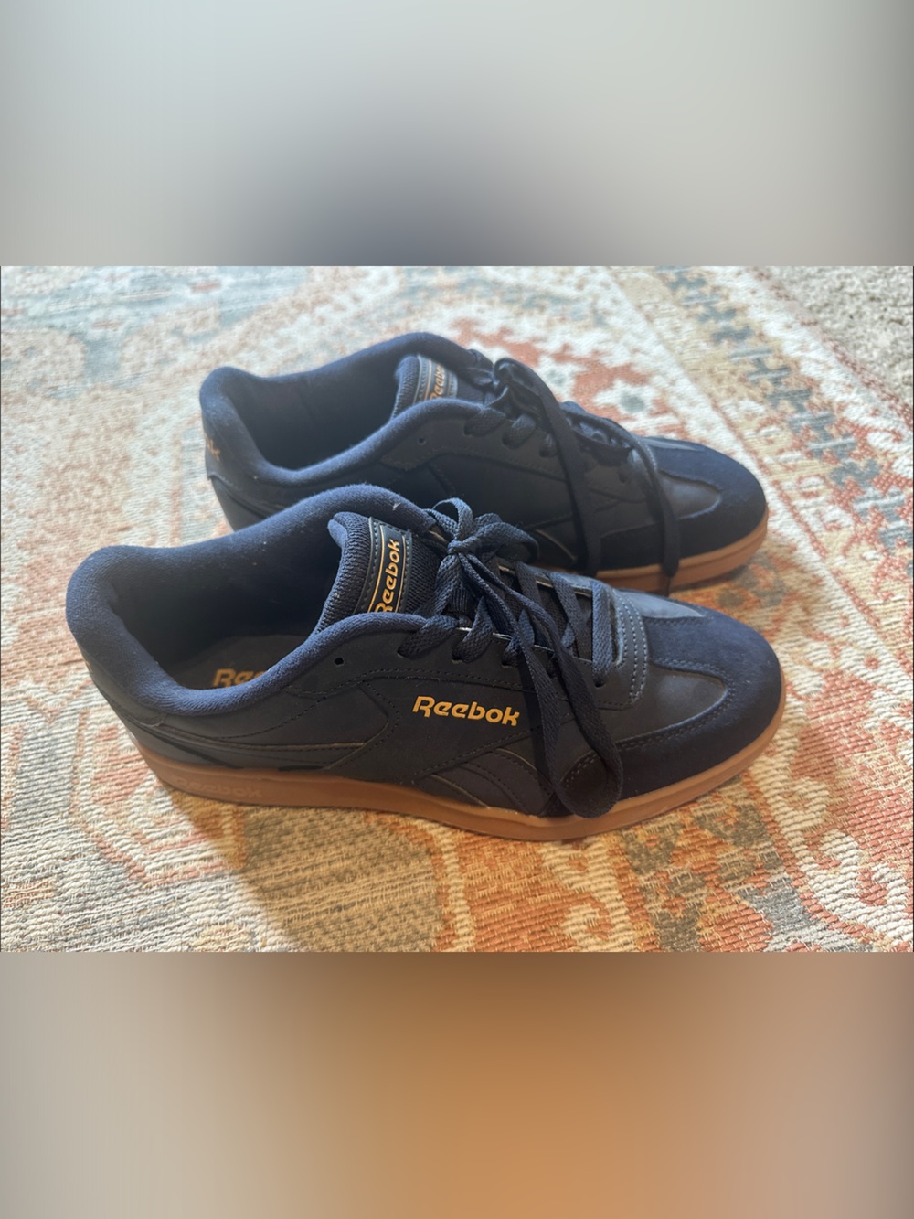 Reebok Men's Navy and Gum Low-Top Sneakers